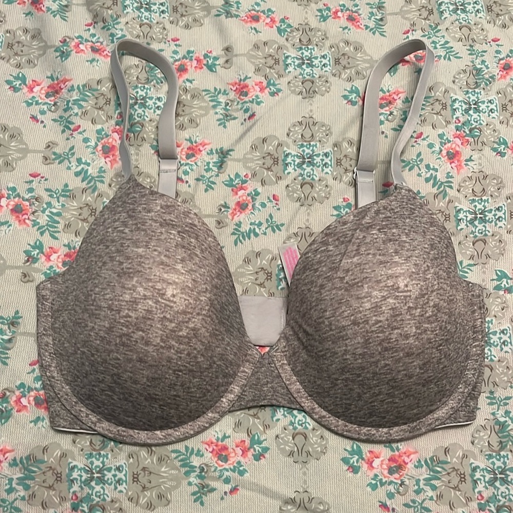 PINK by Victoria Secret - Tshirt bra SIZE 34DD lightly used